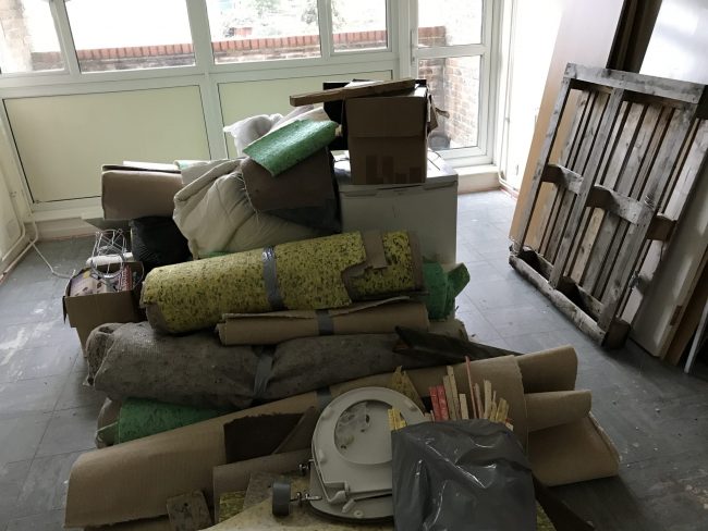 IMG_1802 Old carpets with pallet and toilet seat piled up ready to be thrown away